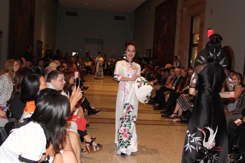 ຄວາມປະທັບໃຈງານບຸນວັດທະນະທຳ“ສີສັນຫວຽດນາມ“ທີ່ນິວຢອກ